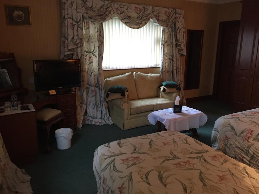 Caldhame House Hotel Crumlin  Ngoại thất bức ảnh