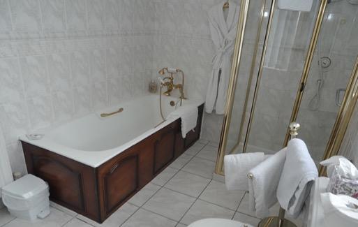 Caldhame House Hotel Crumlin  Ngoại thất bức ảnh
